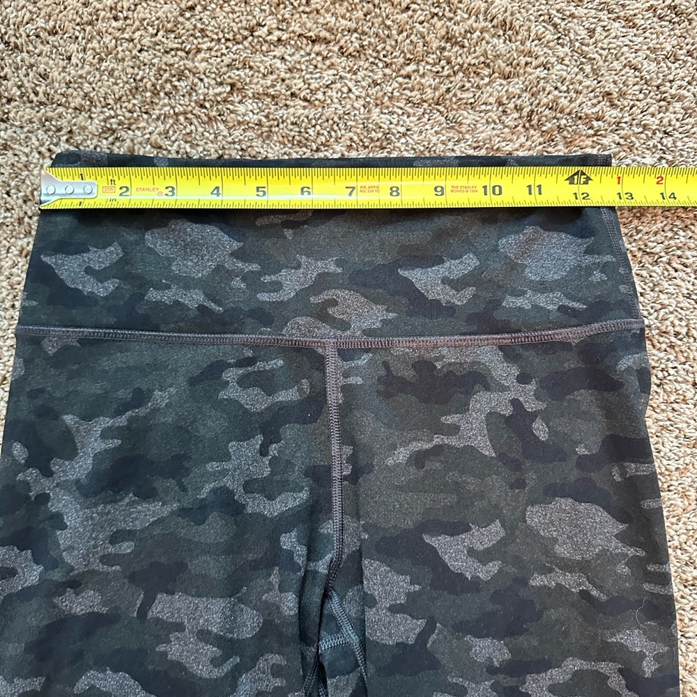 Power Hold made by Fabletics, black/gray camouflage print, no tags, measures S/M - Picture 6 of 6
